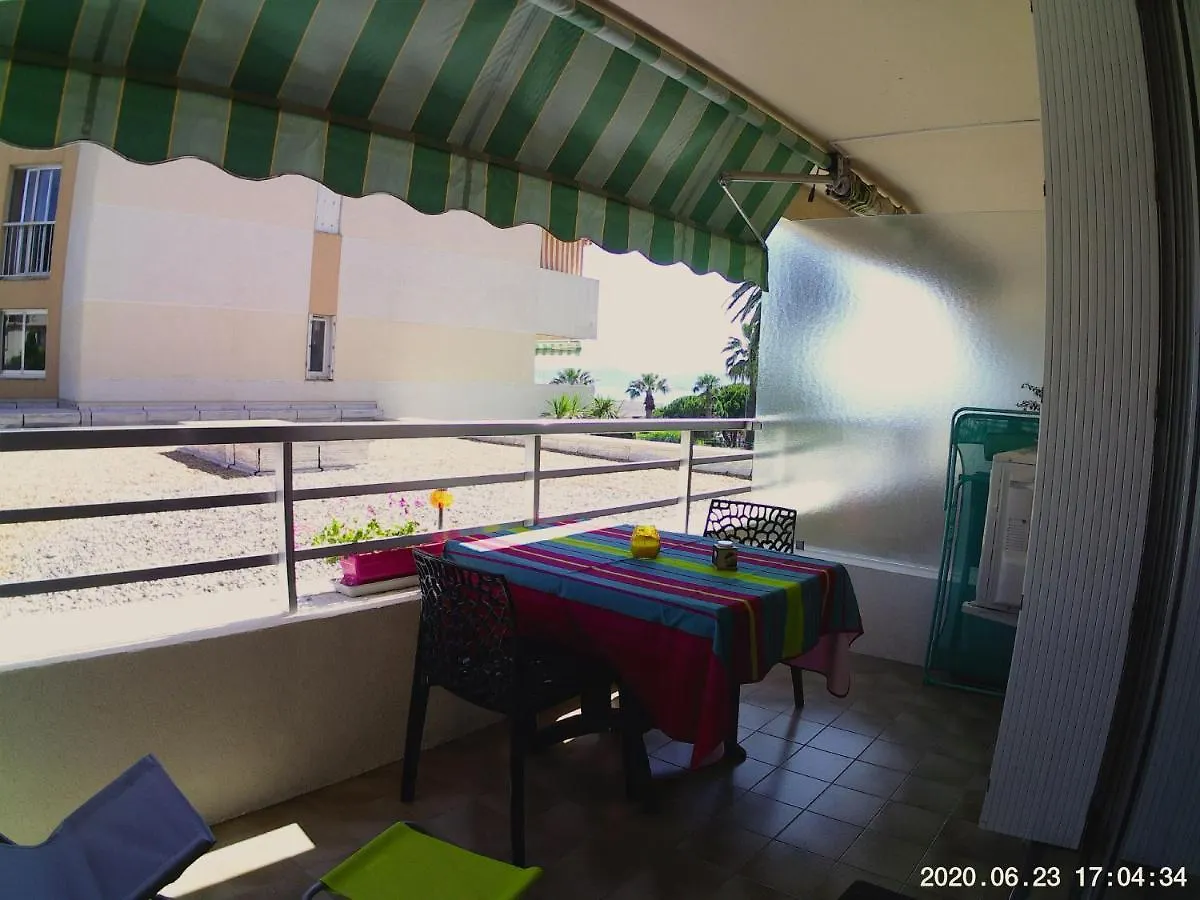 Studio 127, vue mer et piscine, port Santa Lucia Saint-Raphaël 0*,