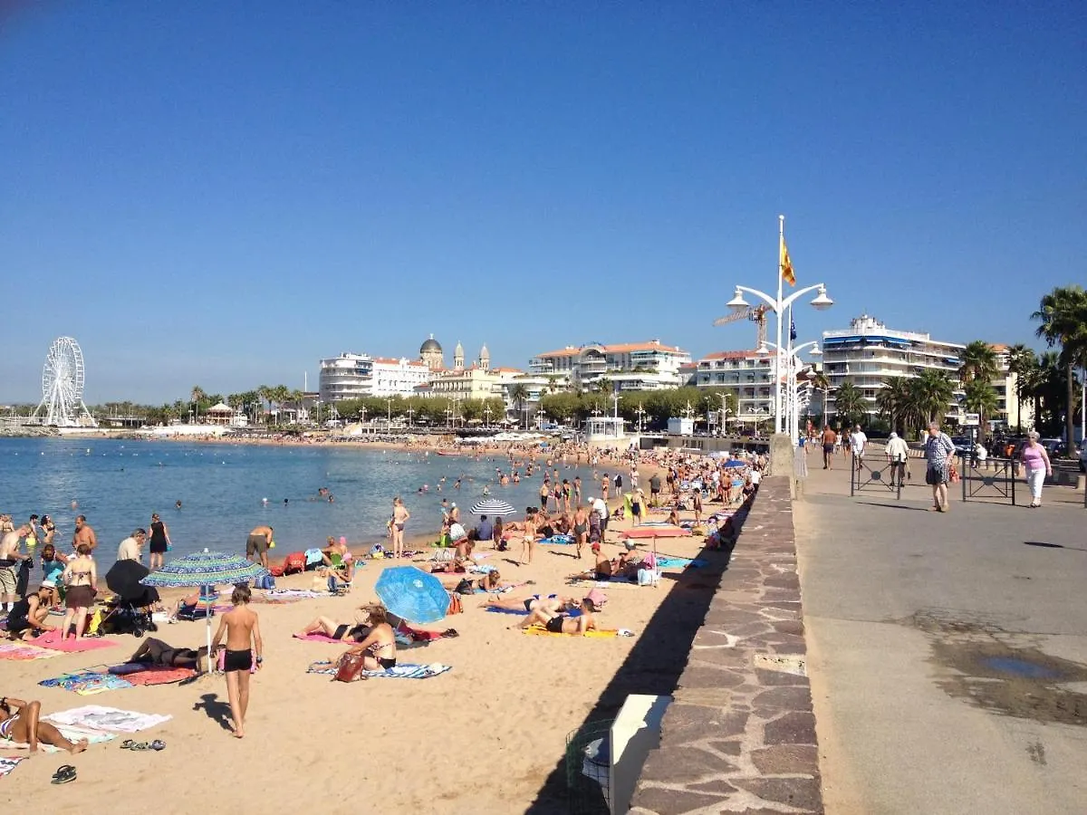 Appartement Studio 127, vue mer et piscine, port Santa Lucia Saint-Raphaël France
