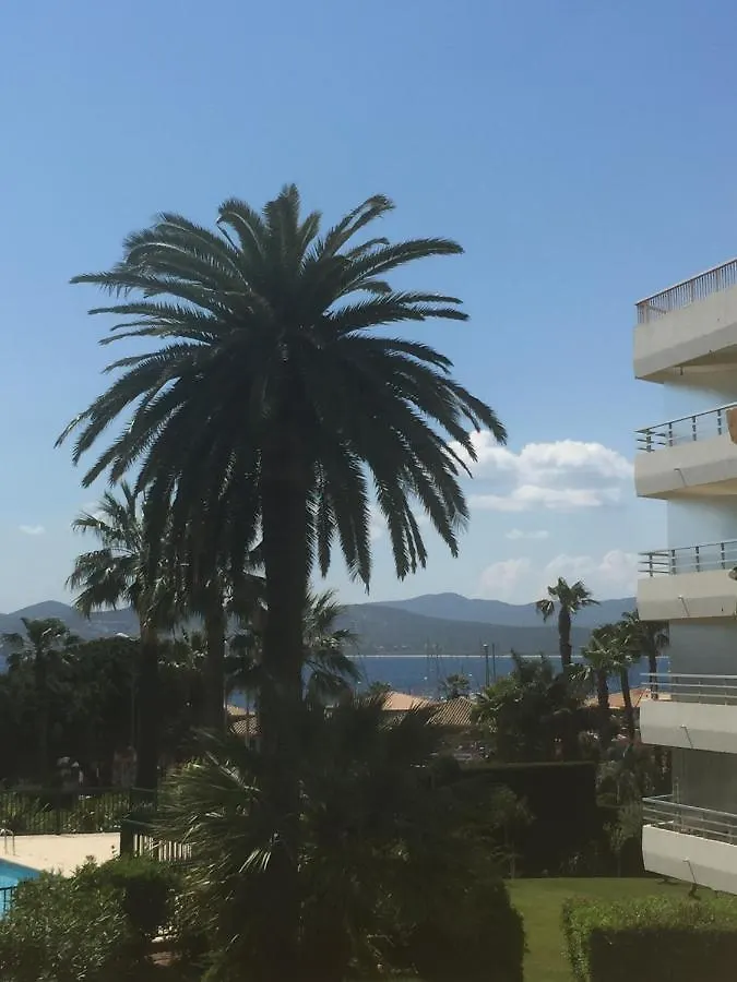Studio 127, vue mer et piscine, port Santa Lucia Saint-Raphaël Appartement